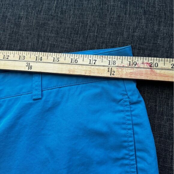 VINEYARD VINES 9" STRETCH BREAKER SHORTS- BLUEBELL
Size 38 - Picture 11 of 13